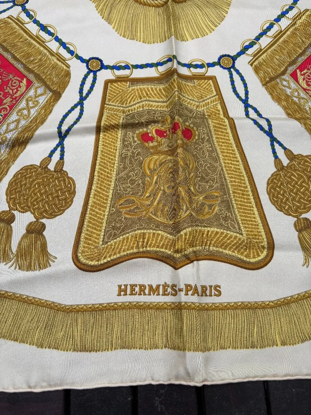 Auth Hermès Gold Poste et Cavalerie Silk Scarf 90 cm by Joachim Metz